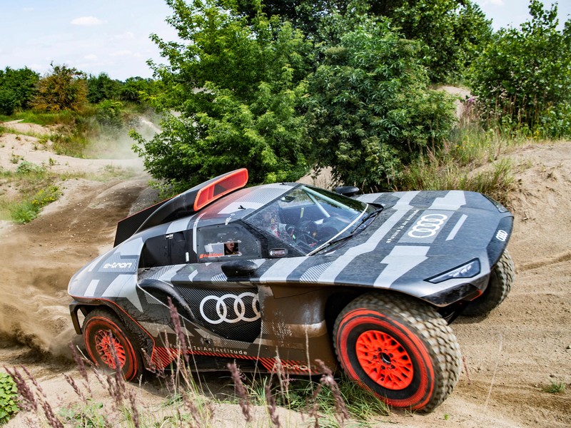 Audi představilo RS Q e-tron pro Dakar